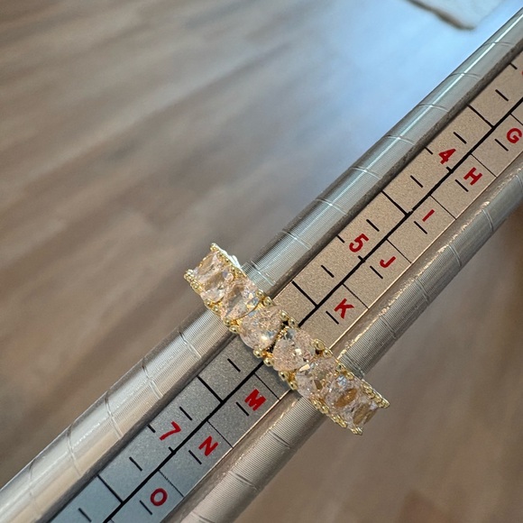 💎 Yellow Gold Tone Ring - Picture 2 of 5